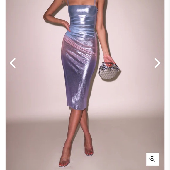 Elegant Iridescent Dress - Picture 5 of 7